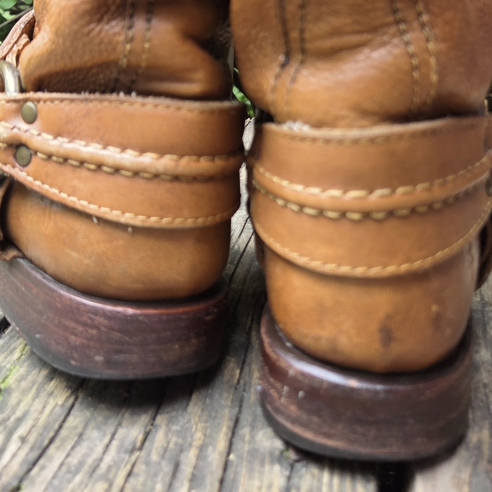 Frye Maxine Trapunto Shortie Boots – Distressed Leather – Size 6.5 - Picture 8 of 11